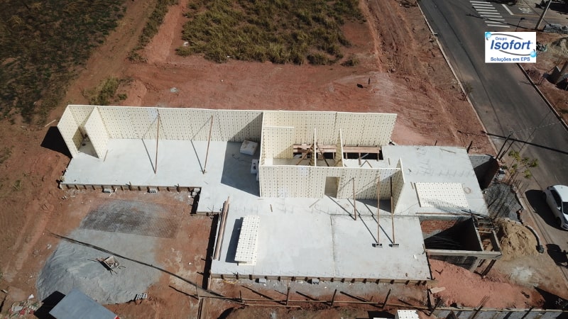 Casa com Monopainel® de EPS do Grupo Isofort®
